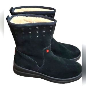 Ladies Ugg Boots Sz 8 Black I Love ❤️ Ugg Studded